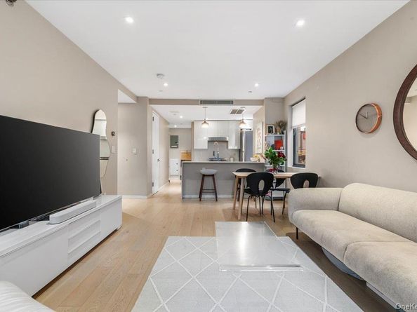 42-50 27th Street 2C, Long Island City NY 11101