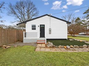 34 Propose Road, Shirley NY 11967