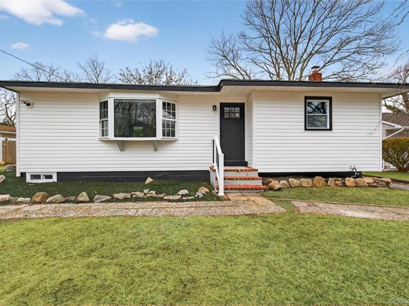 34 Propose Road, Shirley NY 11967