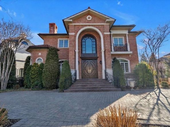 12 Point Crescent, Malba NY 11357