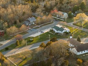 32 School Street, East Hampton NY 11937