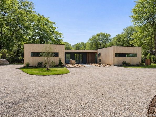 32 School Street, East Hampton NY 11937
