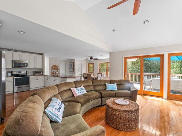 976 Surfview Walk, Ocean Beach NY 11770