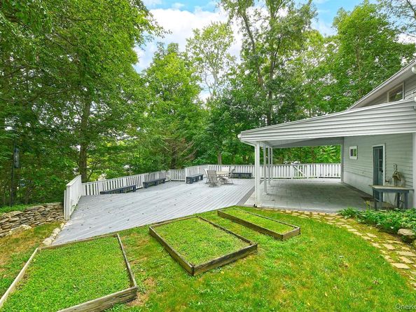 30 Tappen Drive, Melville NY 11747