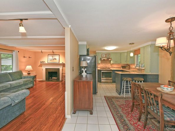 30 Tappen Drive, Melville NY 11747