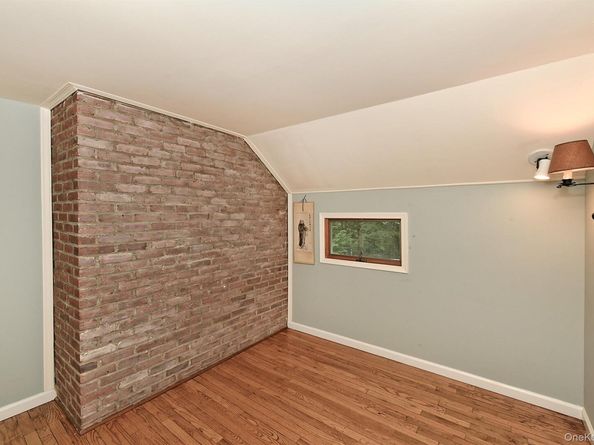 30 Tappen Drive, Melville NY 11747