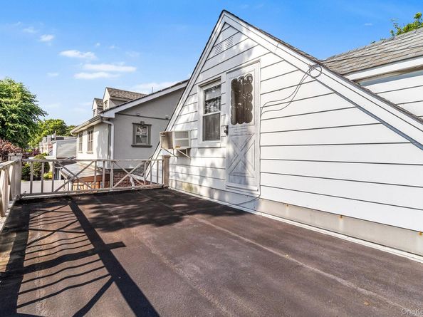 19 Dallas Avenue, New Hyde Park NY 11040