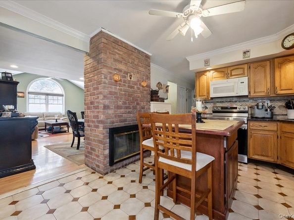 181 Springtime Lane N, Levittown NY 11756