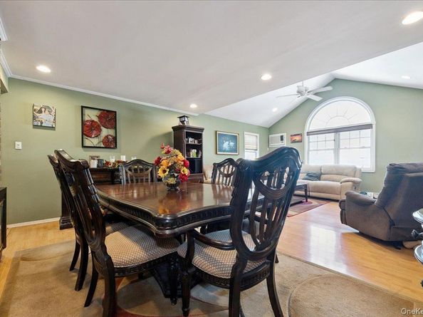 181 Springtime Lane N, Levittown NY 11756