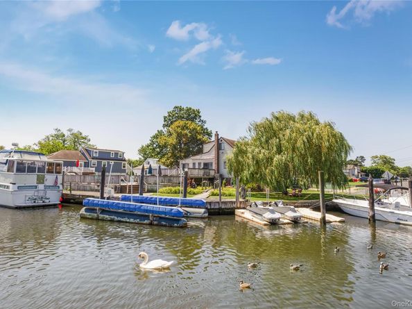 729 S 9th Street, Lindenhurst NY 11757