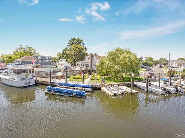 729 S 9th Street, Lindenhurst NY 11757