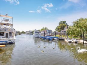 729 S 9th Street, Lindenhurst NY 11757