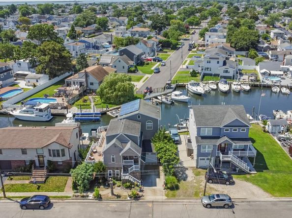 729 S 9th Street, Lindenhurst NY 11757