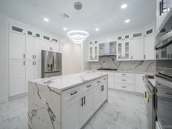12 Hoover Lane, Bethpage NY 11714