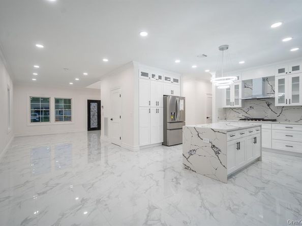 12 Hoover Lane, Bethpage NY 11714