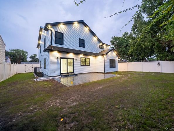12 Hoover Lane, Bethpage NY 11714