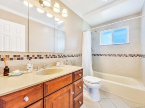 23 Peachtree Lane, Hicksville NY 11801
