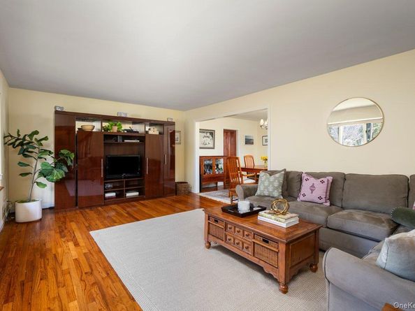 14 Belvidere Place, New Rochelle NY 10805