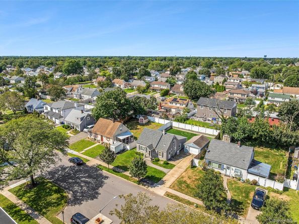 26 Shelter Lane, Levittown NY 11756