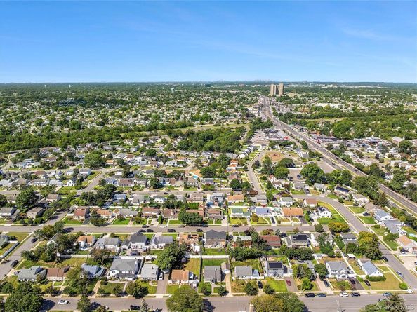 26 Shelter Lane, Levittown NY 11756