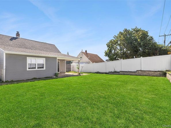 26 Shelter Lane, Levittown NY 11756