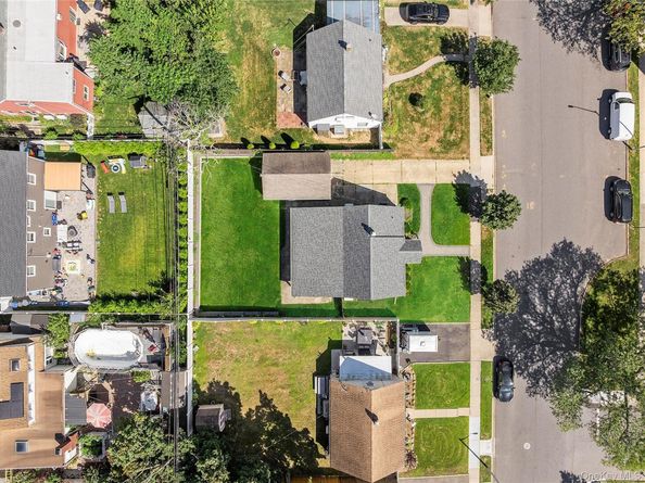 26 Shelter Lane, Levittown NY 11756