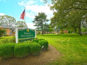 98 Jervis Avenue 98, Farmingdale NY 11735