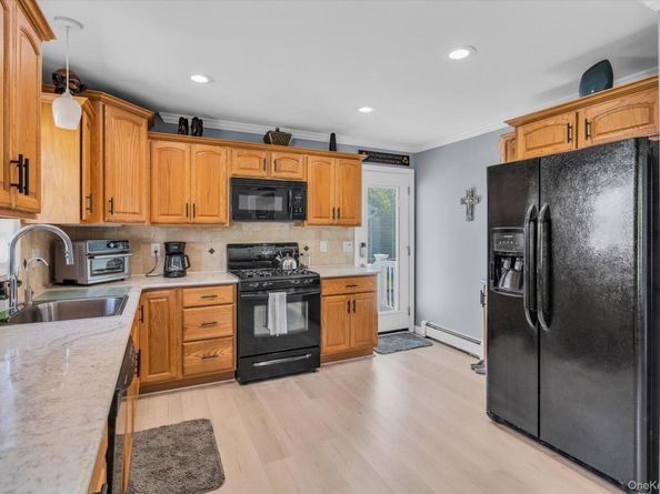 456 2nd Avenue W, East Northport NY 11731