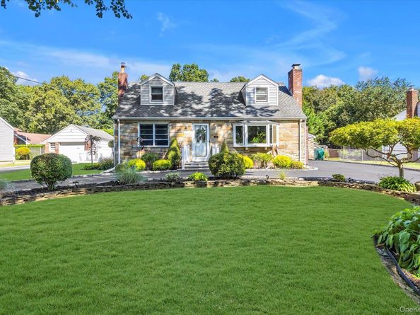 456 2nd Avenue W, East Northport NY 11731