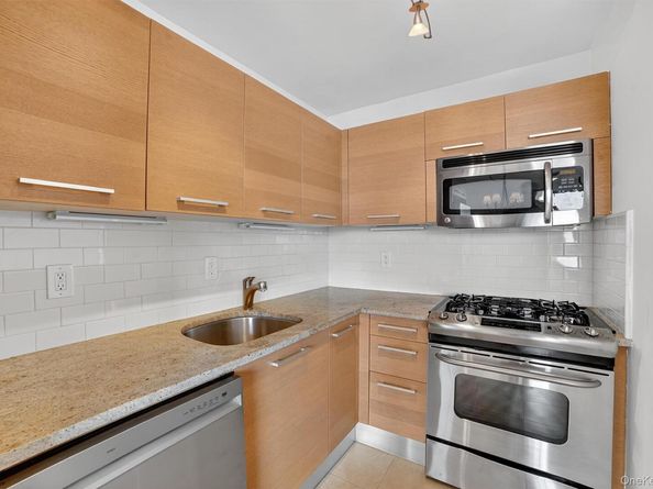 1155 Warburton Avenue 10A, Yonkers NY 10701