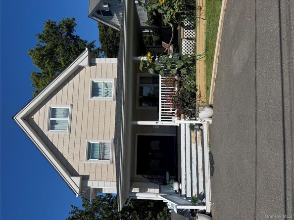 36 Trinity Place, Hewlett NY 11557