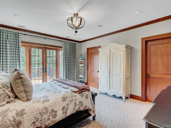 63 Dyke Road, Setauket NY 11733