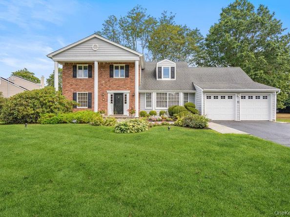 12 Aron Drive, Woodbury NY 11797