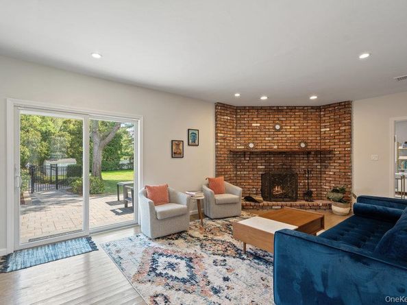 12 Aron Drive, Woodbury NY 11797