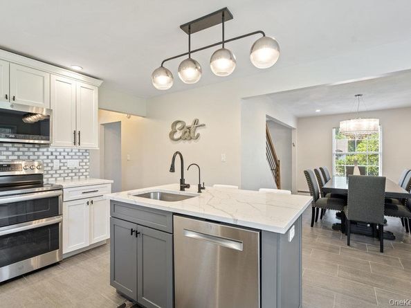12 Aron Drive, Woodbury NY 11797