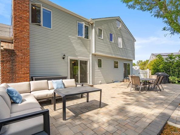 12 Aron Drive, Woodbury NY 11797