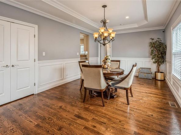 45 Meeting Lane, Hicksville NY 11801