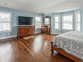 45 Meeting Lane, Hicksville NY 11801