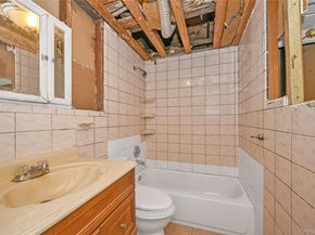 20 E Roosevelt Avenue, Roosevelt NY 11575