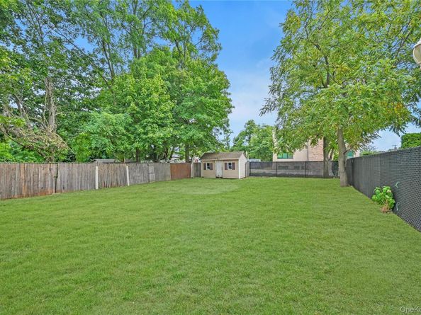 20 E Roosevelt Avenue, Roosevelt NY 11575