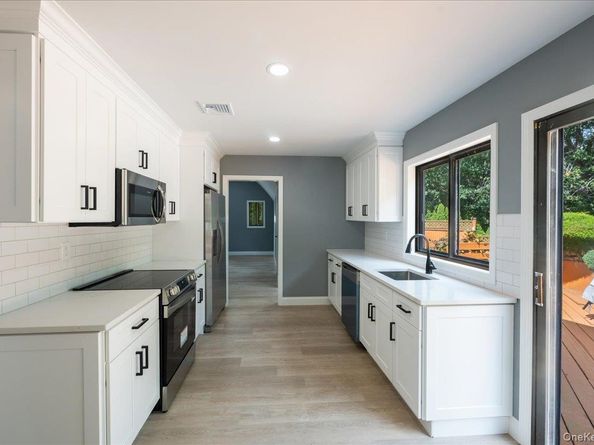 5 Folsom Lane, Coram NY 11727
