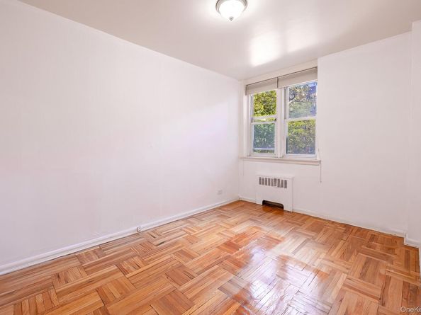 80 Knolls Crescent 1B, Bronx NY 10463