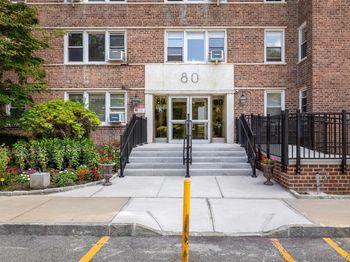 80 Knolls Crescent