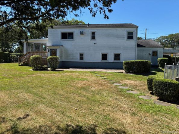 10 13th Avenue, West Babylon NY 11704
