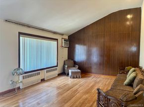 10 13th Avenue, West Babylon NY 11704
