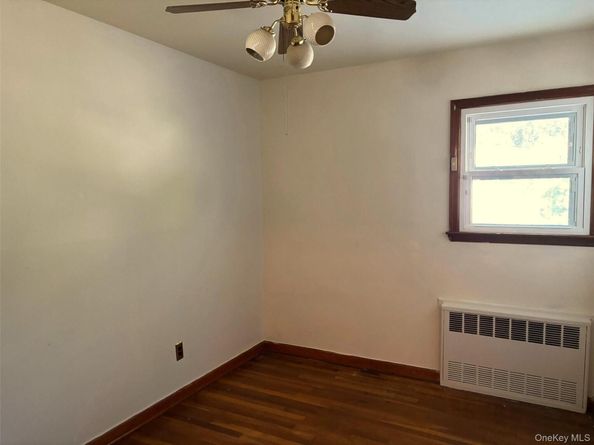 10 13th Avenue, West Babylon NY 11704