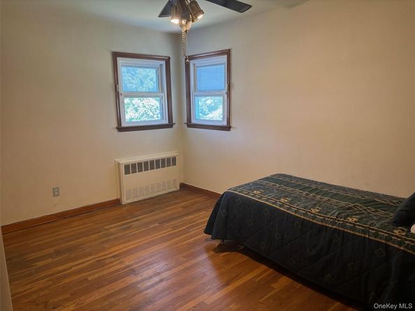 10 13th Avenue, West Babylon NY 11704