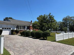 10 13th Avenue, West Babylon NY 11704