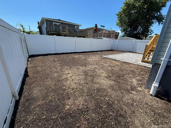 3 Garfield Place, Lindenhurst NY 11757