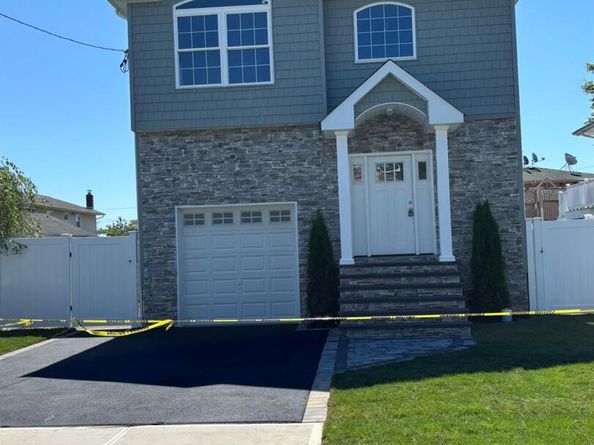3 Garfield Place, Lindenhurst NY 11757